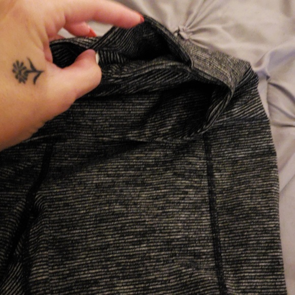 Old Navy Activewear Capris - Picture 8 of 8